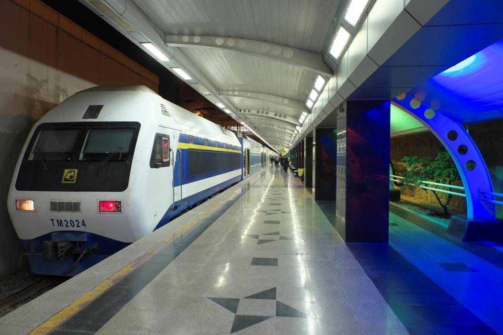 خدمات رسانی شرکت بهره برداری متروی تهران به تماشاگران دربی