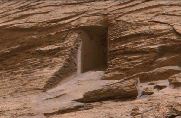 کشف دروازه بیگانگان در مریخ!